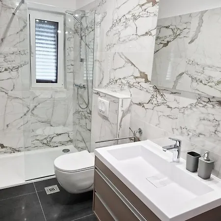 Sunshine 2 ゲストハウス 3*