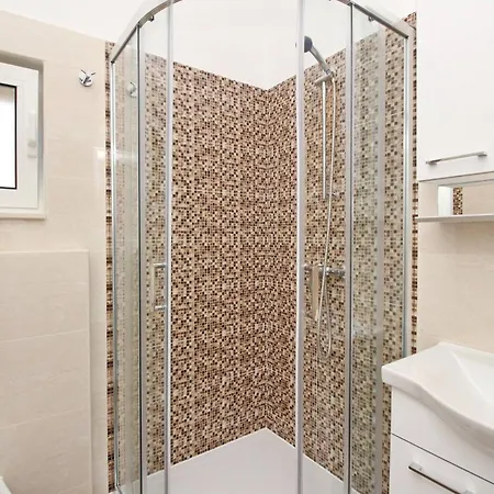 ゲストハウス Sunshine 2 バスカ