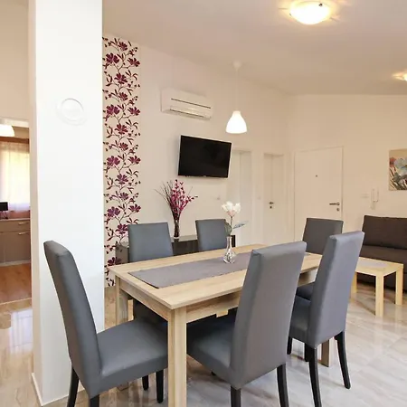 ゲストハウス Sunshine 2 バスカ