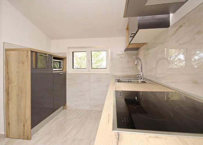 Sunshine 2 3* Baška