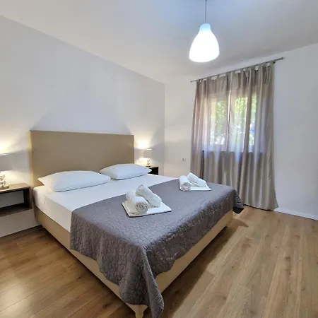 Gostinjska kuća Sunshine 2 3*