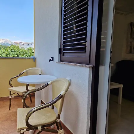 Guest house Sunshine 2 Baska (Krk)