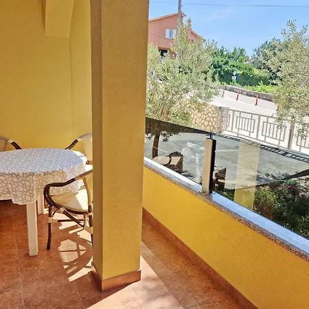 Sunshine 2 3* Baška