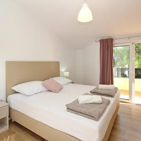 Sunshine 2 Gostinjska kuća 3*