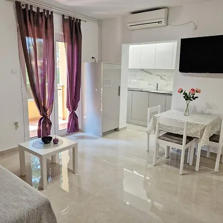 Gostinjska kuća Sunshine 2 3*