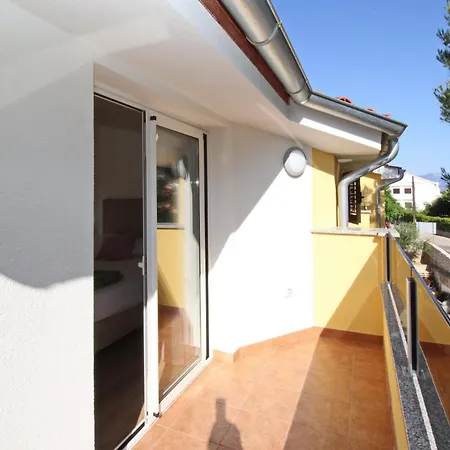 Sunshine 2 Guest house