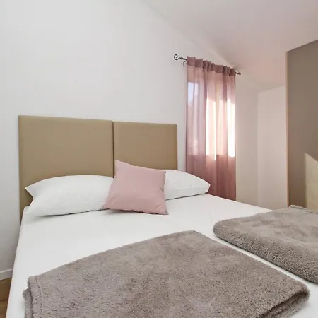 Guest house Sunshine 2 *