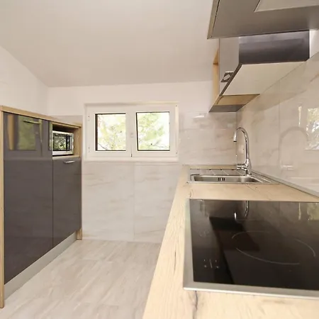 Sunshine 2 3* Baška