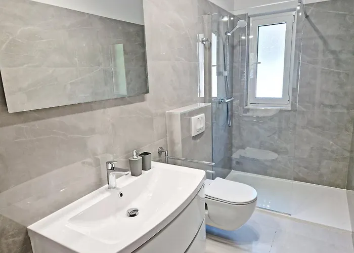 Sunshine 2 3* باشْكا